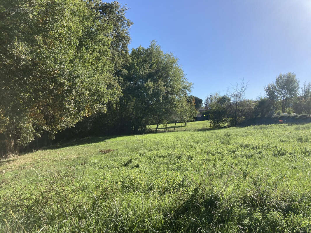 Terrain à AUBIAC