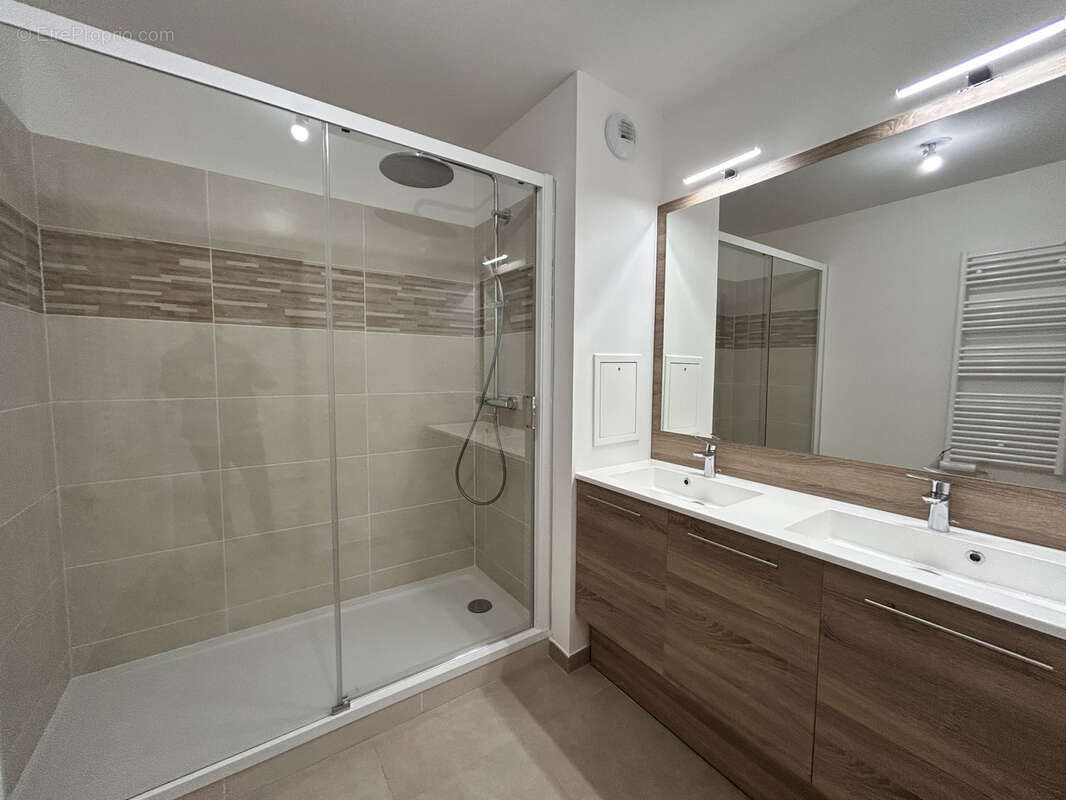 Appartement à SARTROUVILLE