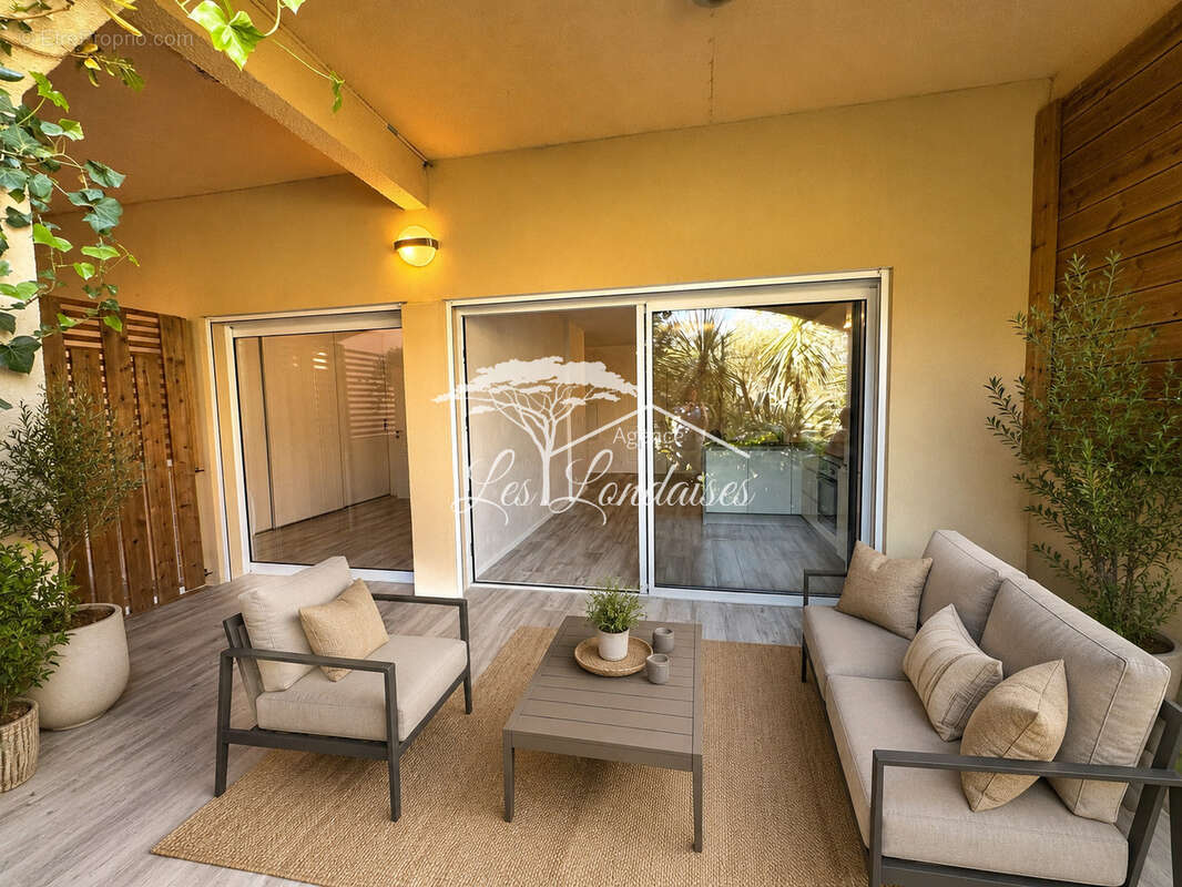 Appartement à LA LONDE-LES-MAURES