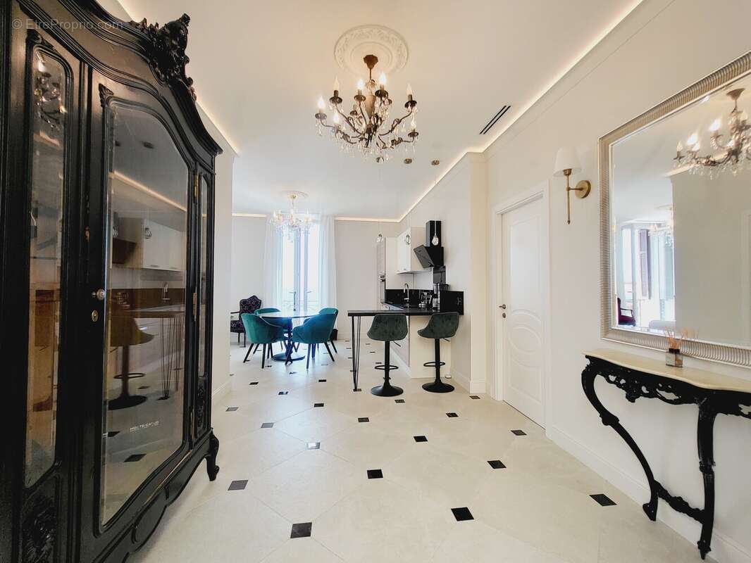 Appartement à ROQUEBRUNE-CAP-MARTIN