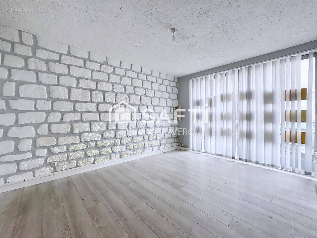 Photo 1 - Commerce à LE KREMLIN-BICETRE