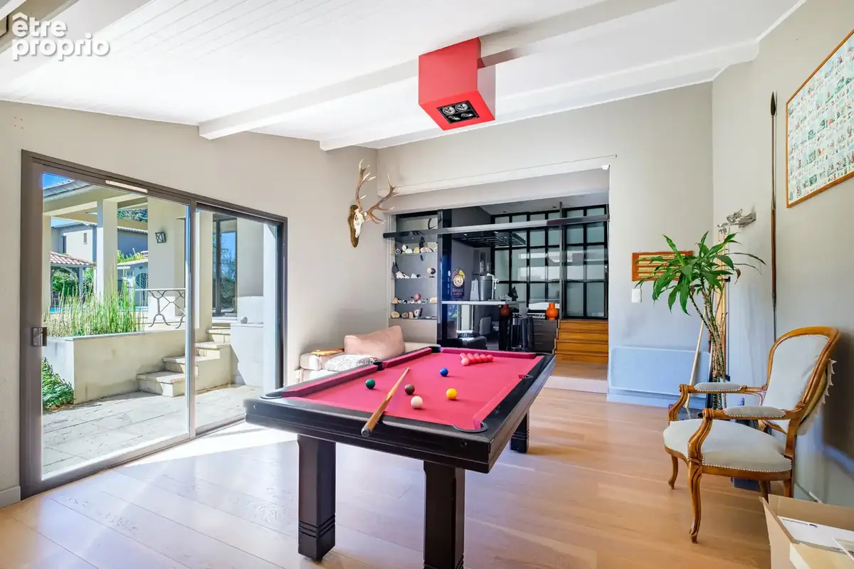 Haut de collonges - maison d architecte de 218m2 sur parc paysager de 2 620m2 avec piscine - photo 8