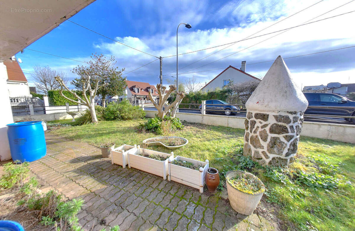Maison à ROISSY-EN-BRIE