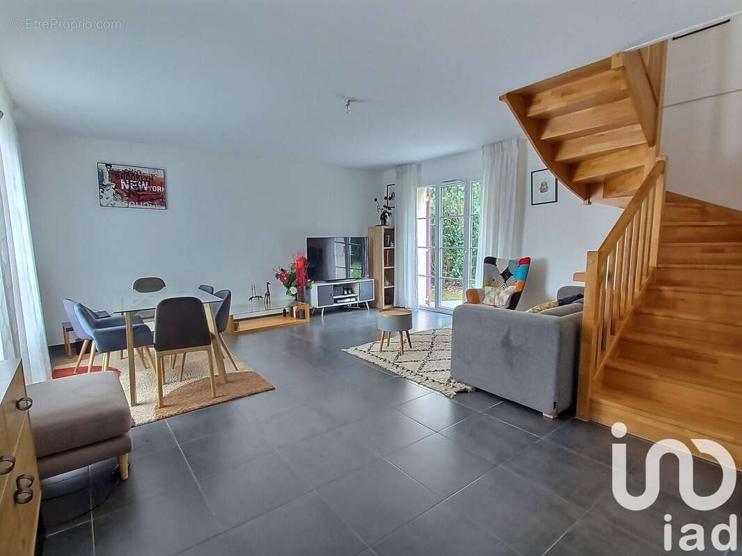 Photo 2 - Maison à MAROLLES-EN-HUREPOIX