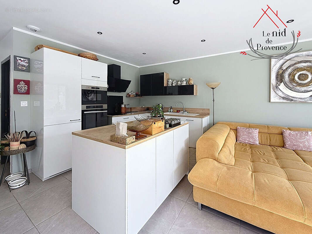 Maison à MORIERES-LES-AVIGNON