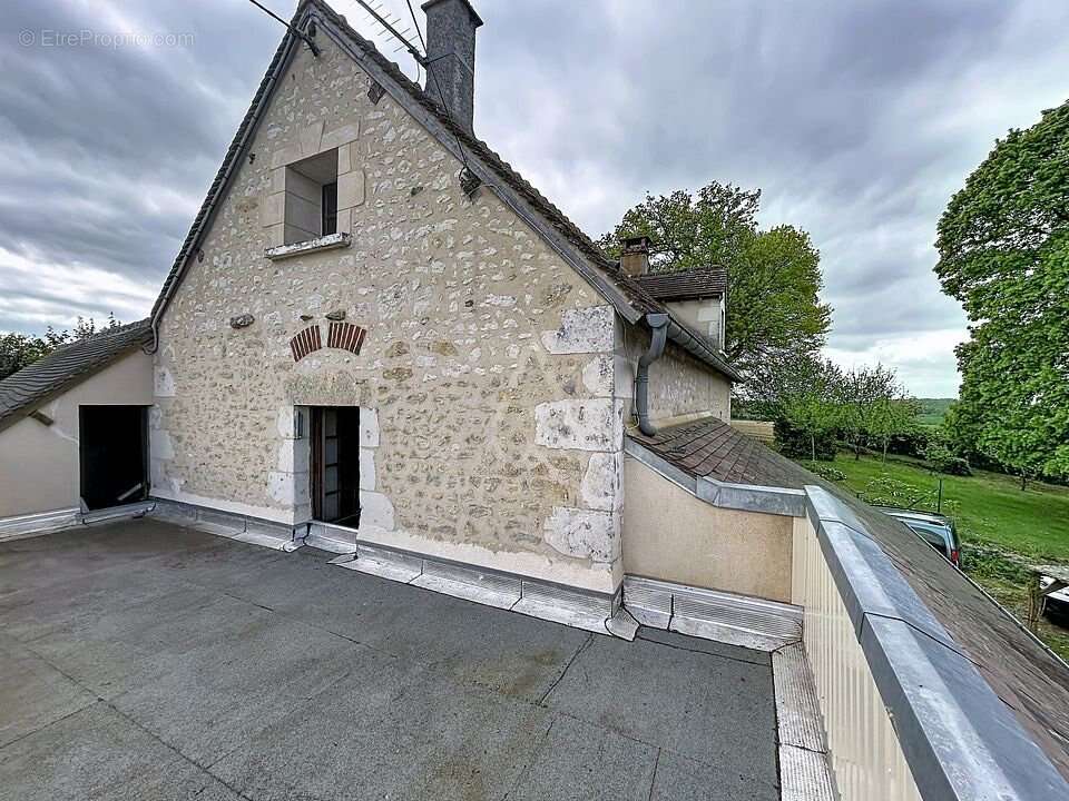 Maison à BELLOU-SUR-HUISNE