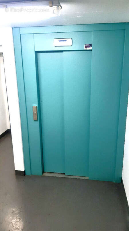 Parking à PARIS-16E