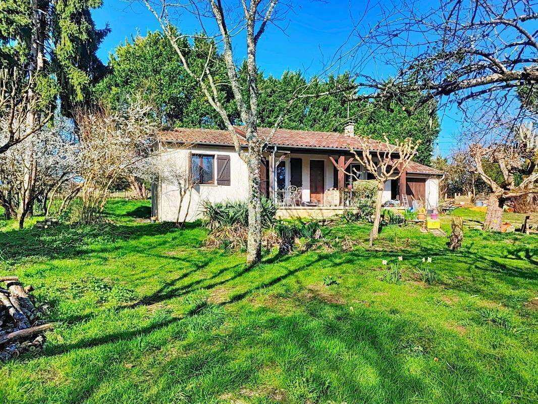 Maison rénovée avec terrain personnalisable – Jusqu'à 1,18 hectare disponible - photo 5