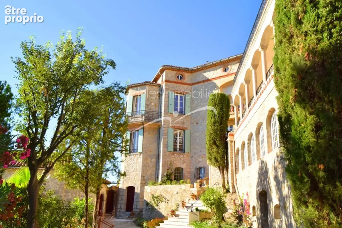 Exclusivité : propriété historique d’exception avec vue panoramique - photo 2