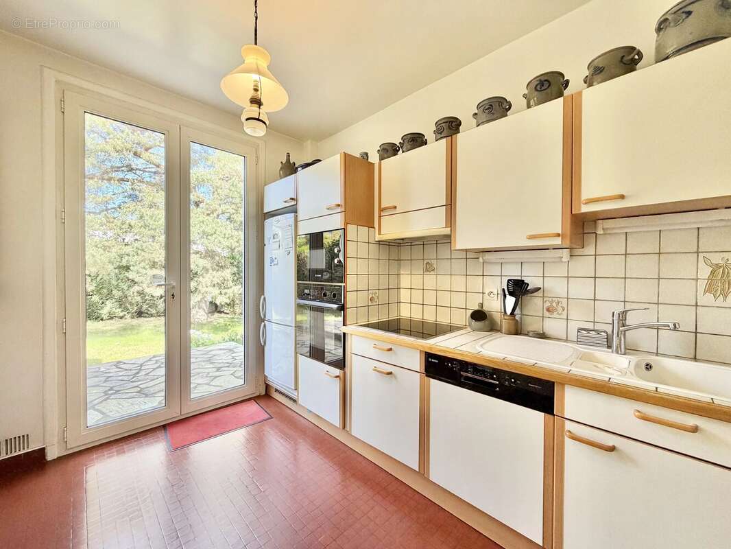 Maison à VERRIERES-LE-BUISSON