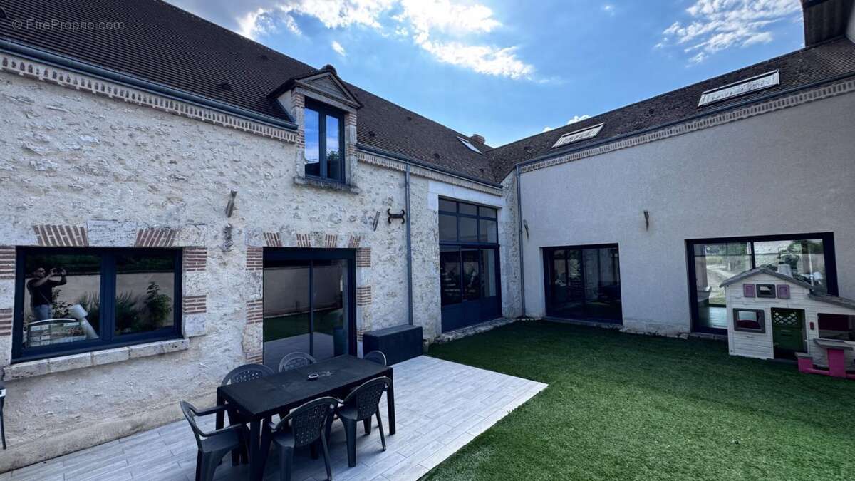 Corps de Ferme Rénové Clery Saint Andre 8 pièce(s) 252 m2 - photo 15