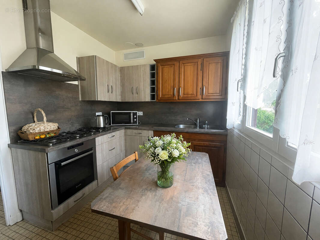Maison 94 m² à Dun-Le-Palestel  - photo 8