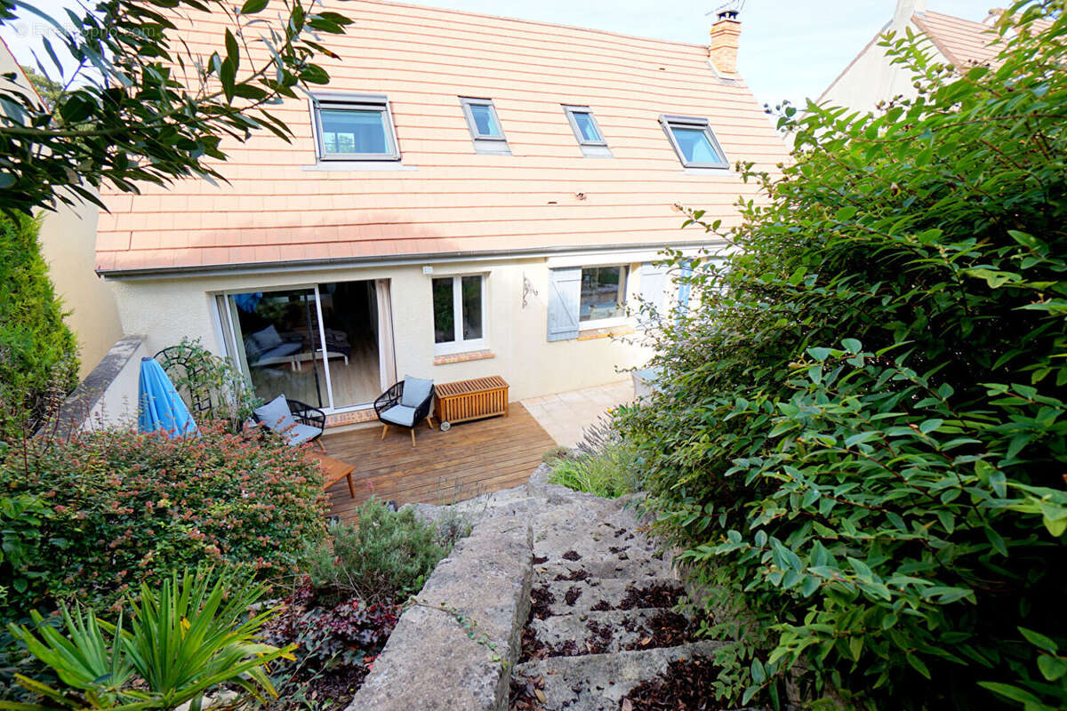 Maison à MEZIERES-SUR-SEINE