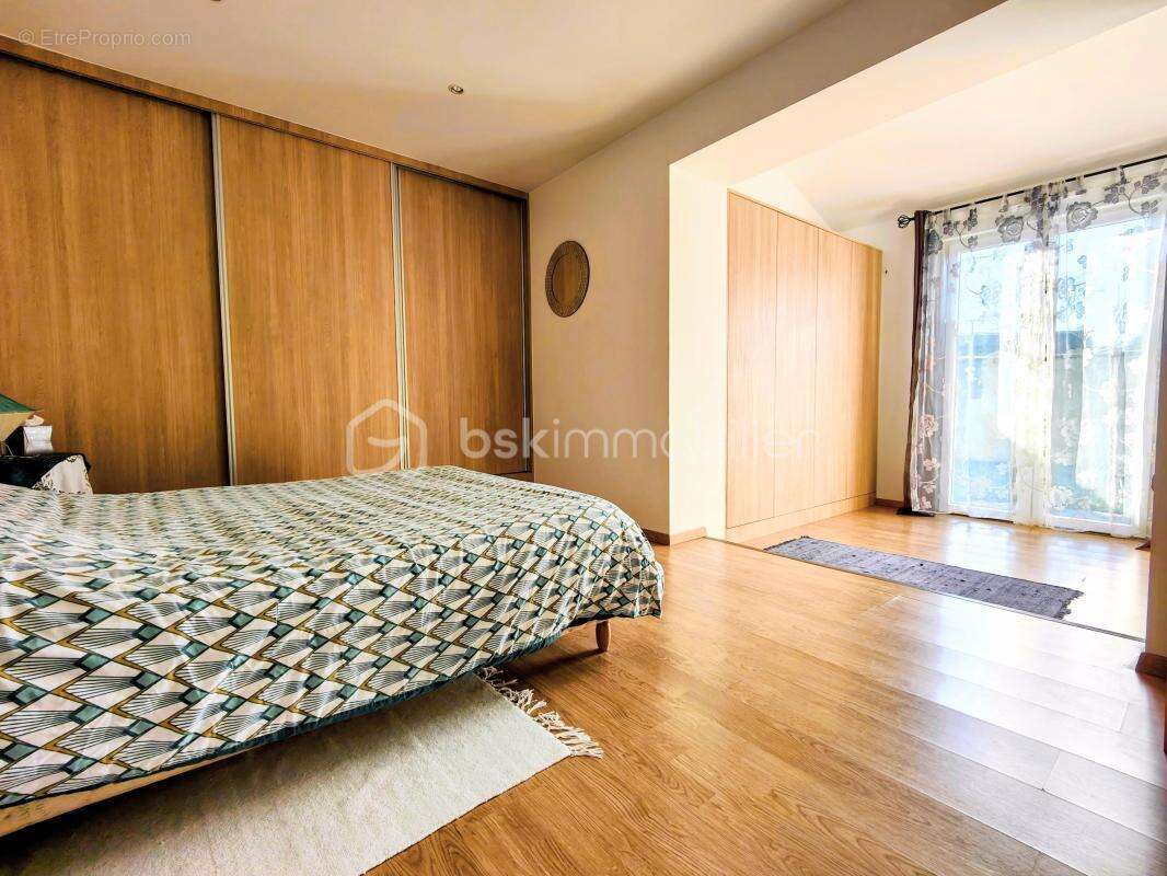 Maison à BAZAINVILLE