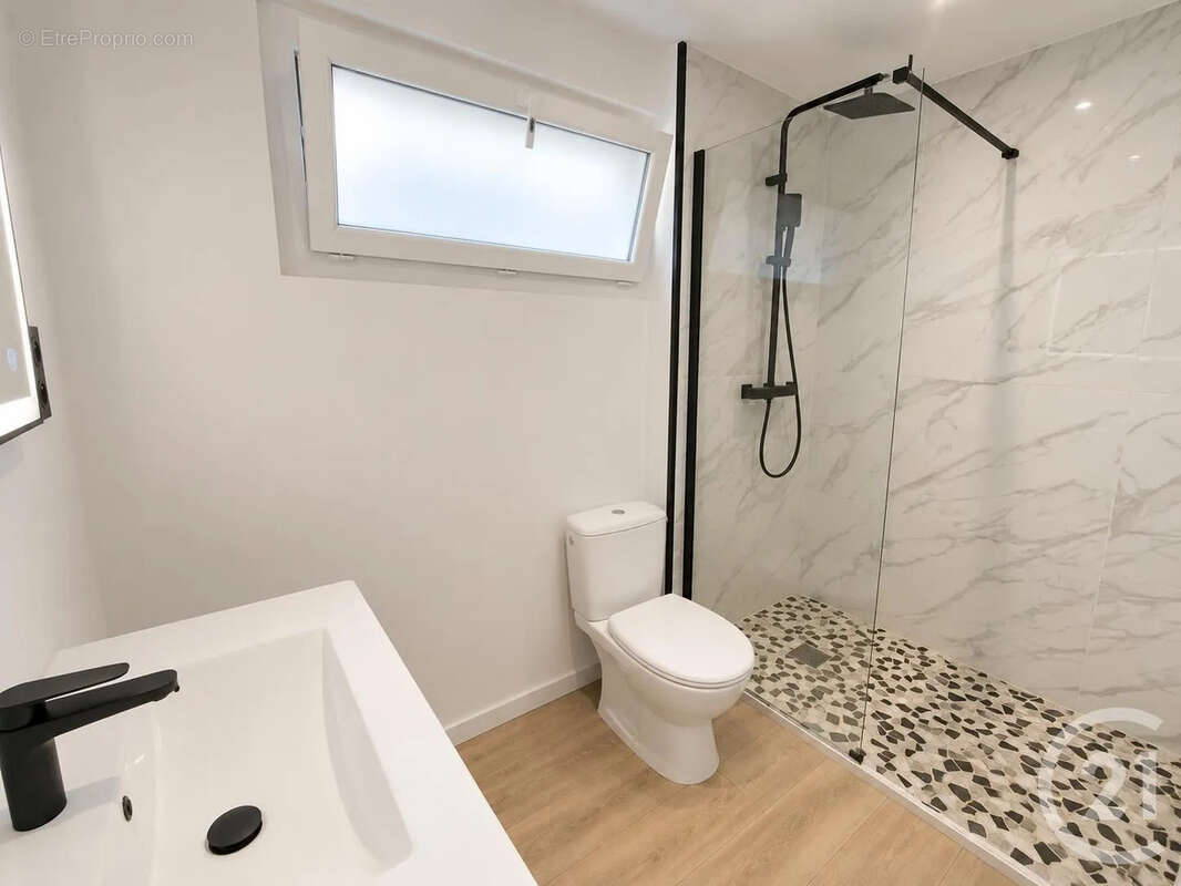 Appartement 44 m² à Toulon  - photo 6
