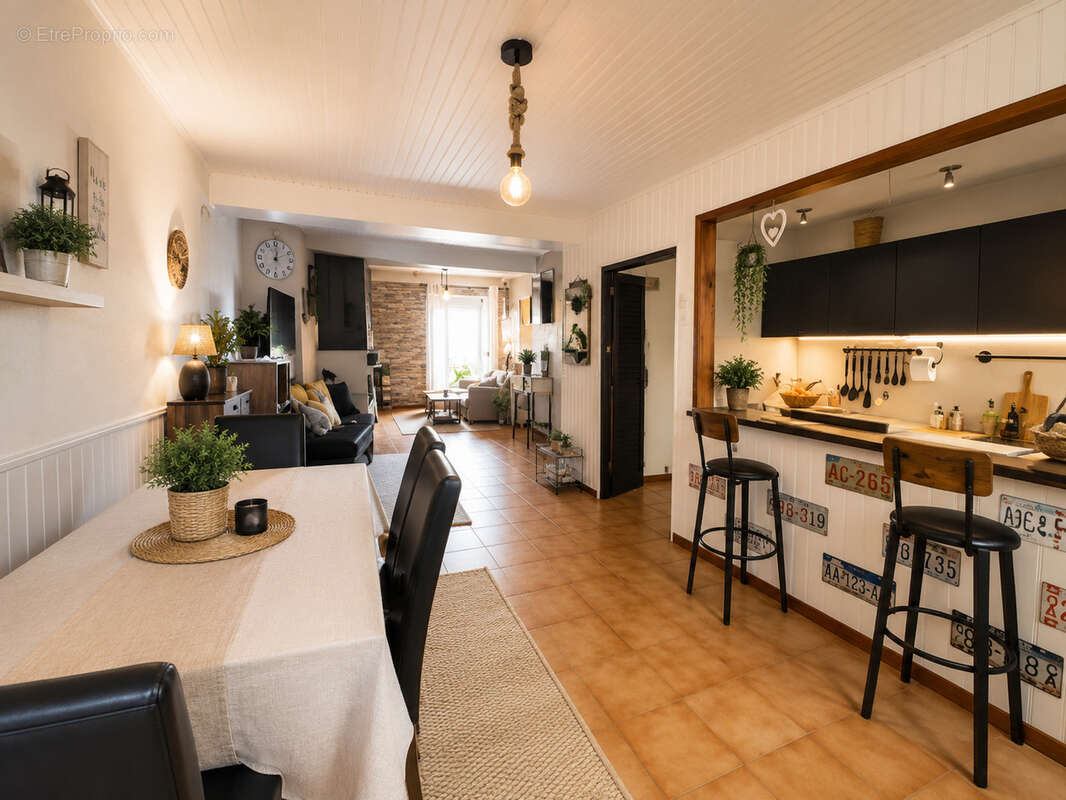 Maison de village avec cour et garage - photo 3