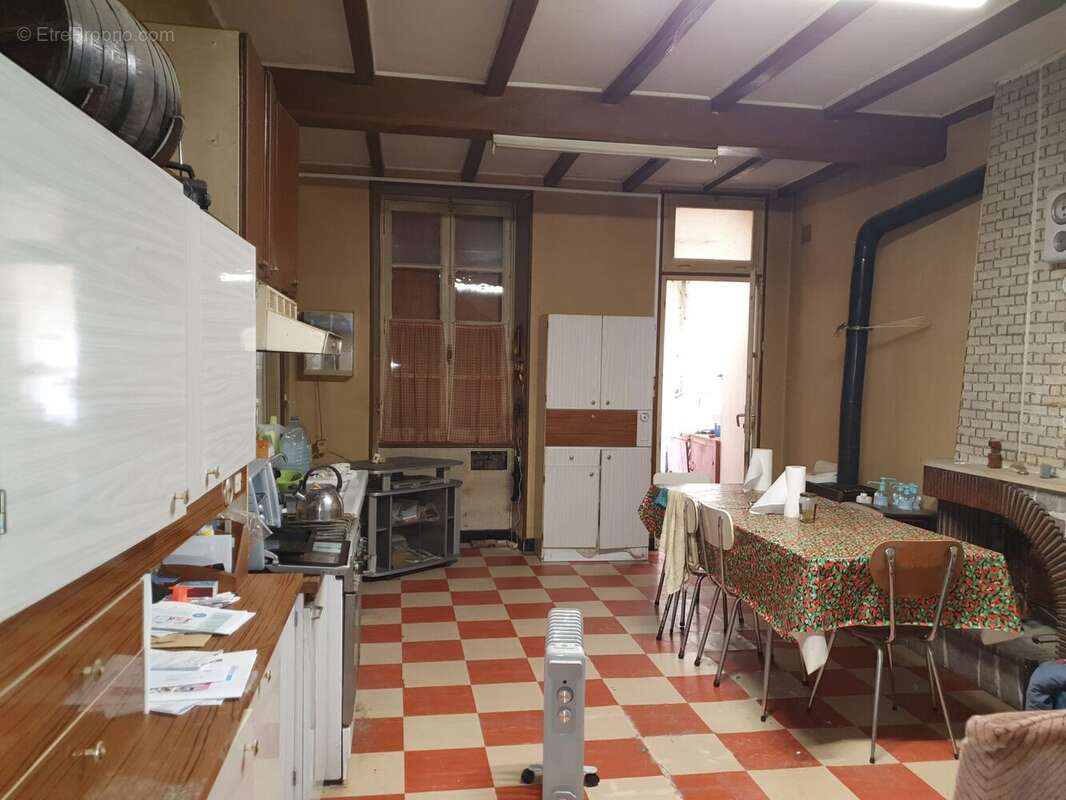 Maison 228 m² à Chenac-Saint-Seurin-D'uzet  - photo 2