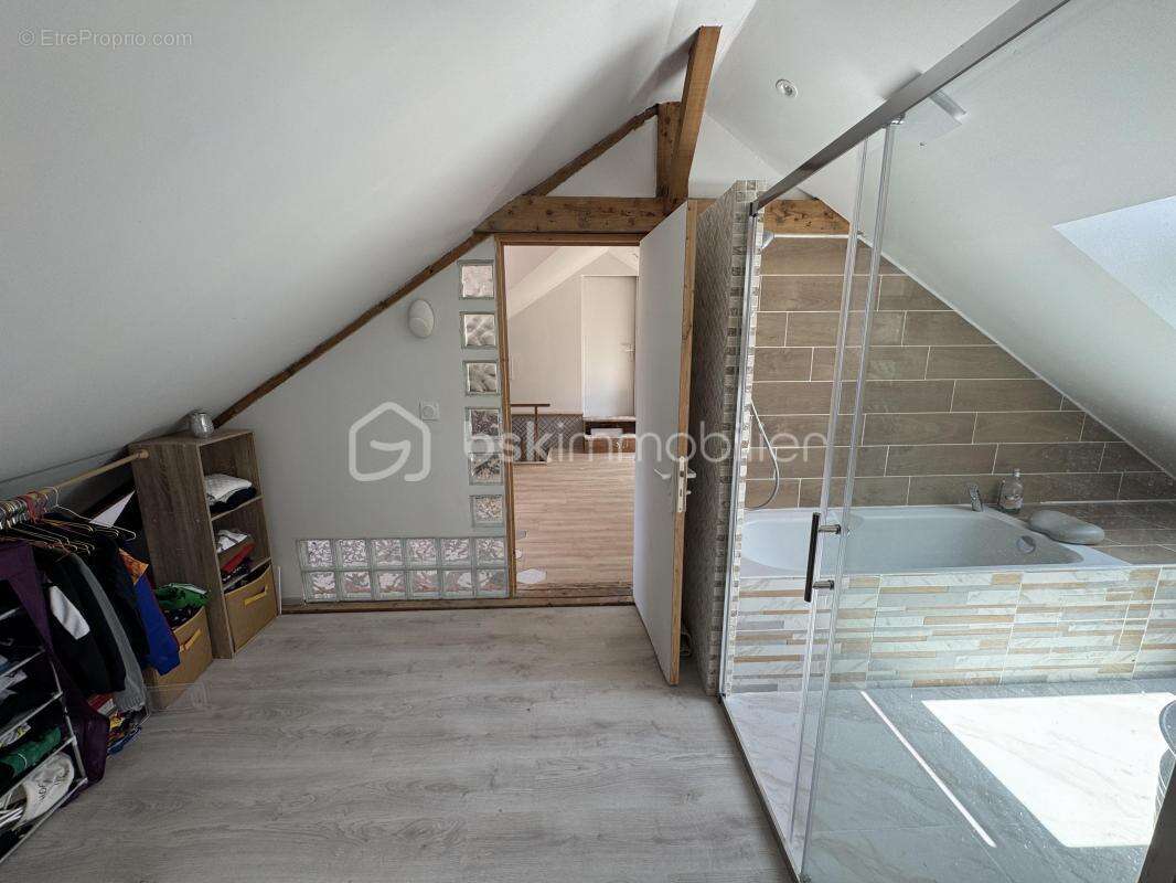 Maison familiale de 162m²- terrain de 1829m² - photo 13