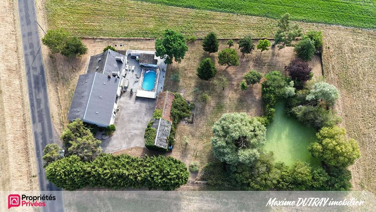 Maison 5 pièces 140m² - Piscine - Dépendance 150m² - photo 2