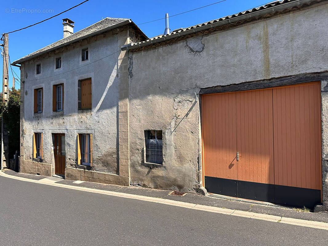 Maison à SAINT-FLOUR