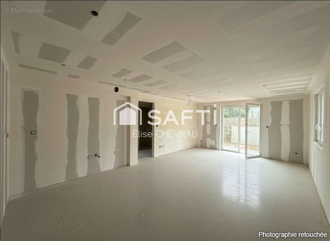 Photo 2 - Appartement à BAGE-LE-CHATEL