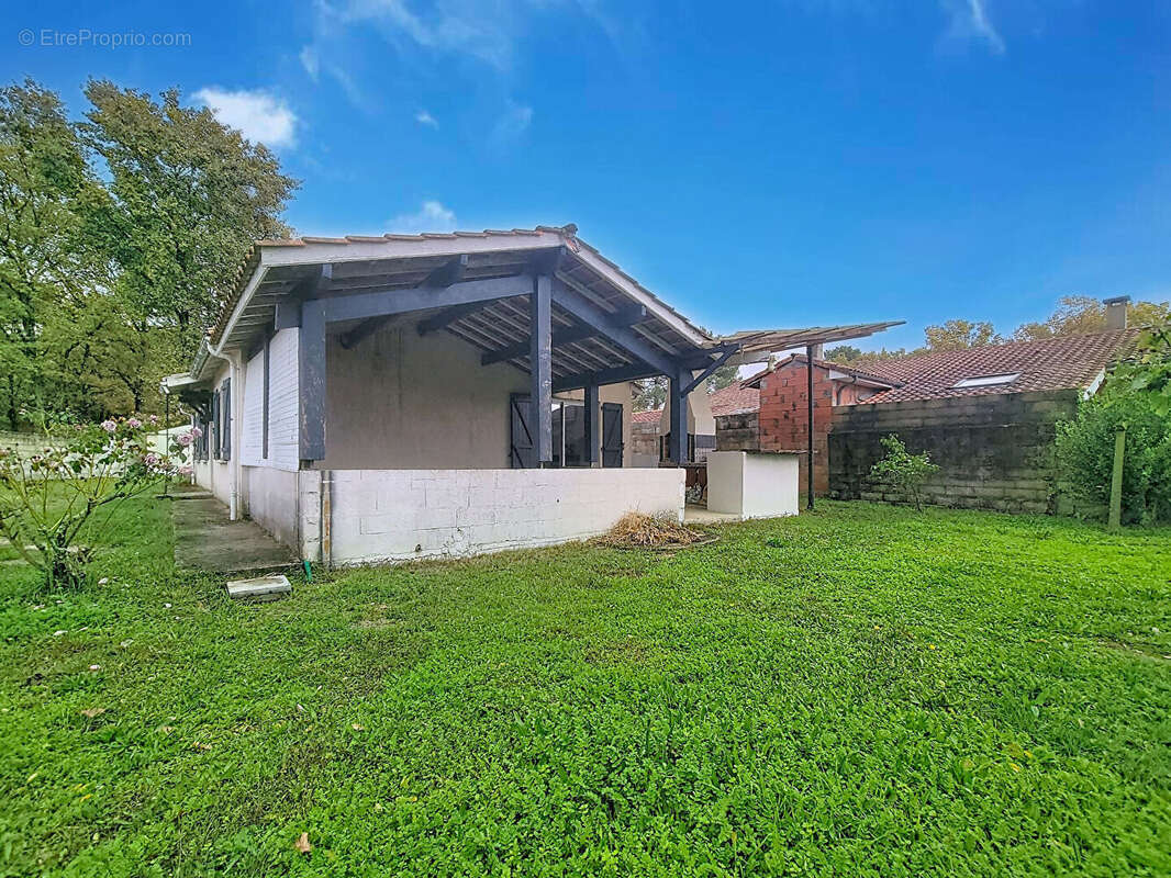 Maison à PAREMPUYRE