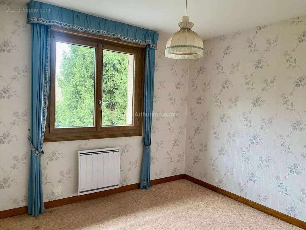 Maison à CHAHAIGNES