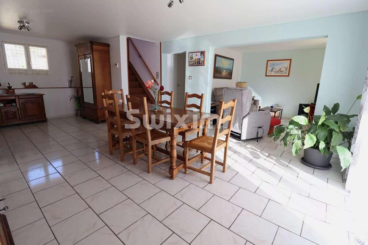 Maison familiale de 148 m² - 4 chambres et 1 grand bureau - photo 3