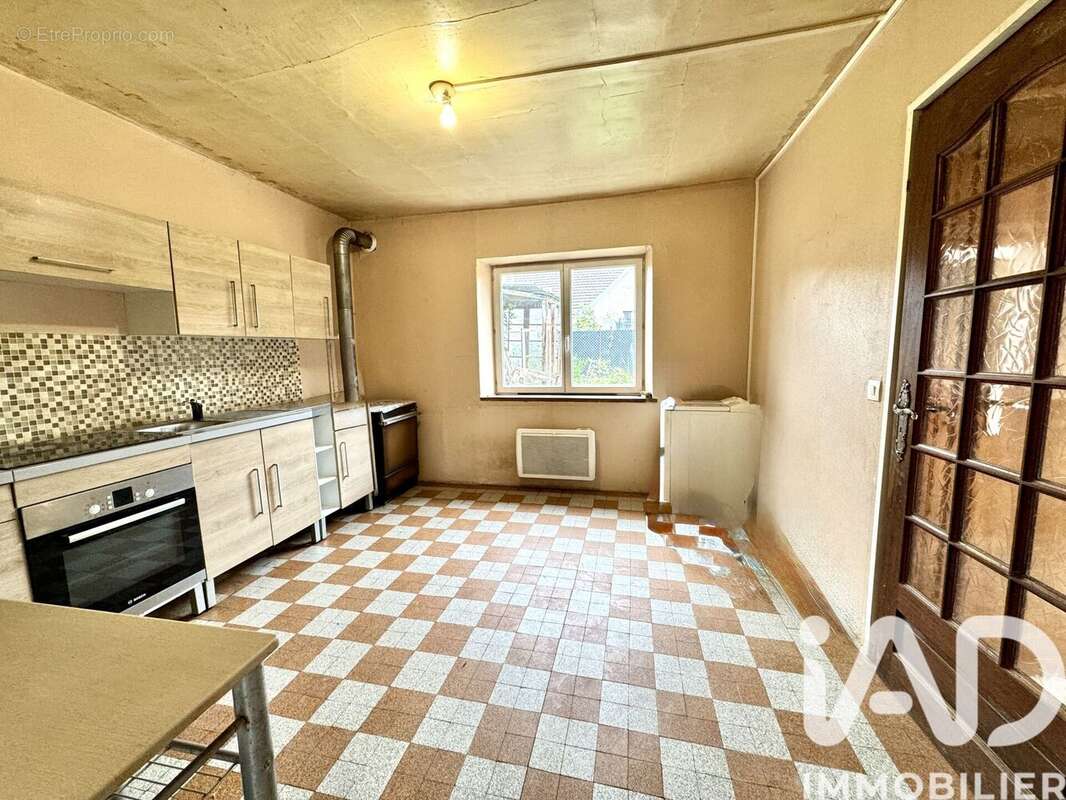 Maison 85 m² à Villeneuve-L'archeveque  - photo 8