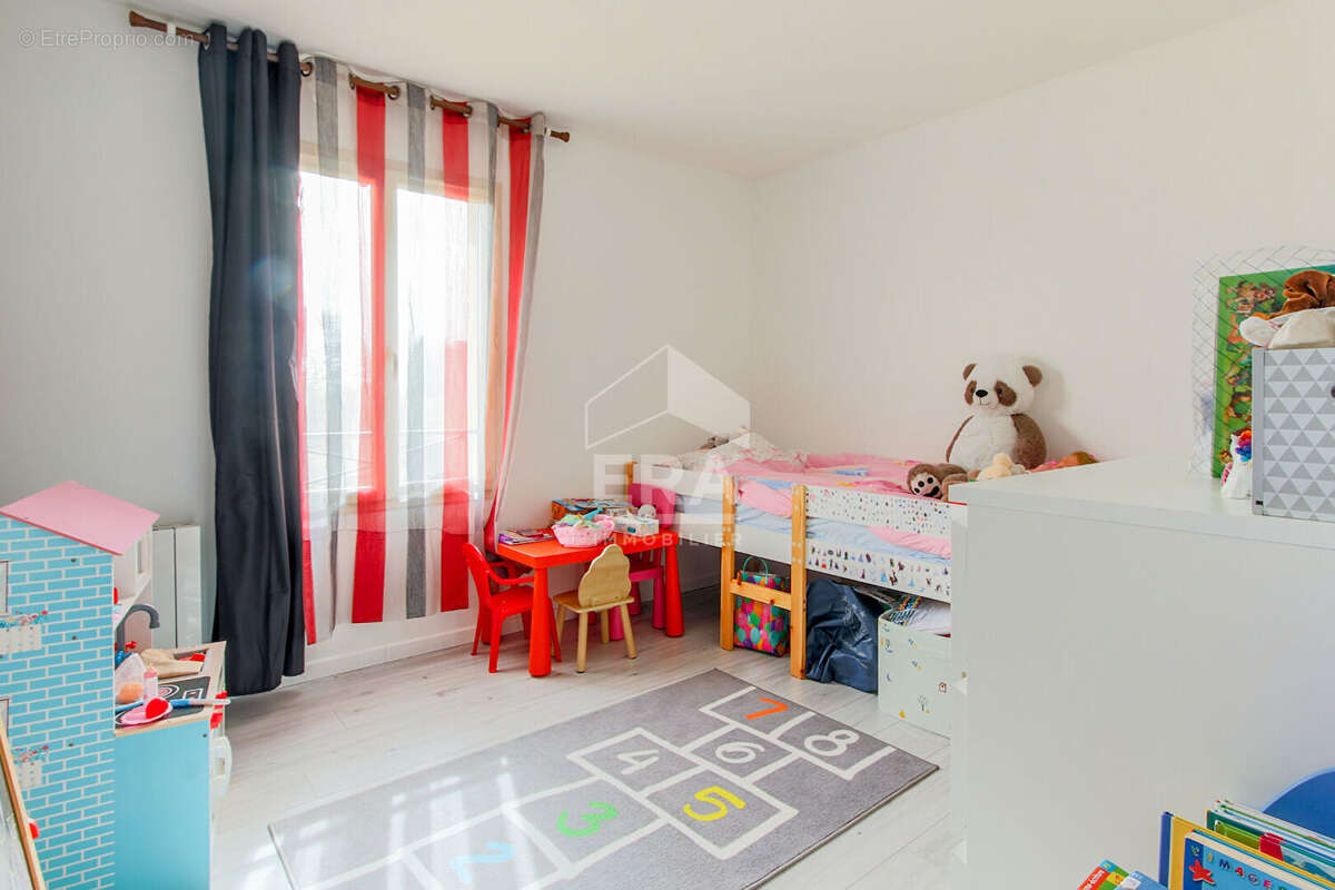 Appartement à SAULX-MARCHAIS