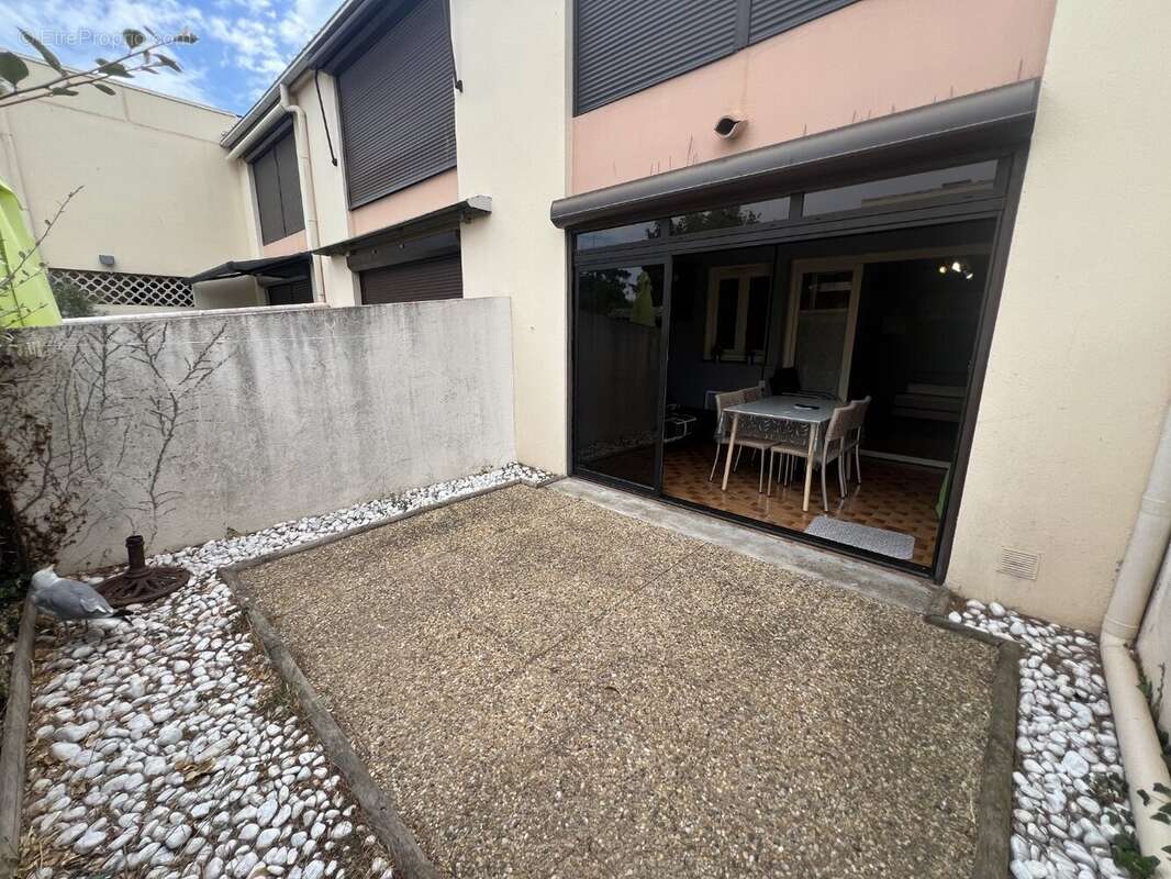 Résidence avec piscine et tennis petites charges, appt 39m² loggia + terrasse en Rdc - photo 2