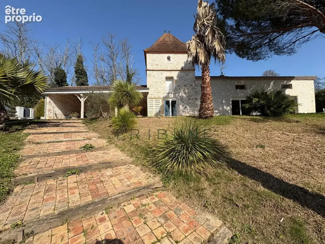 Maison à SAINT-HILAIRE-DE-LUSIGNAN
