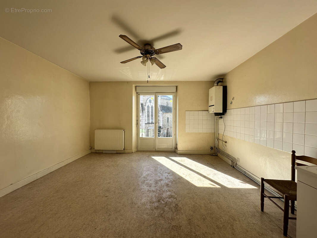 Maison à LIVINHAC-LE-HAUT