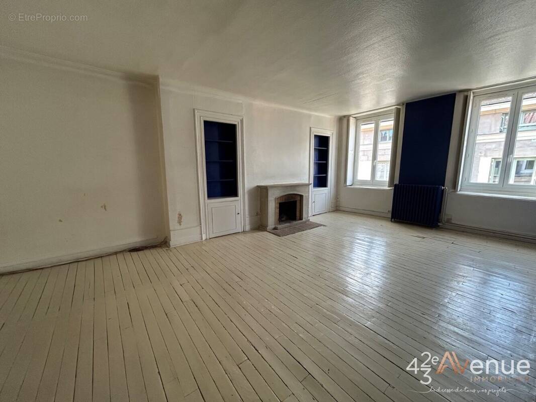 Appartement à SAINT-ETIENNE