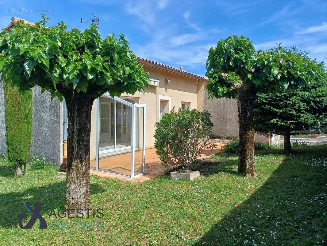   - Maison à AUSSILLON