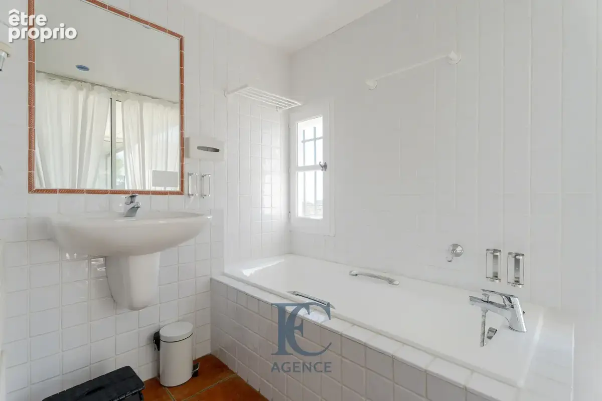 Appartement T2 de 50 m2 avec vue mer au Golf de Frégate - photo 5