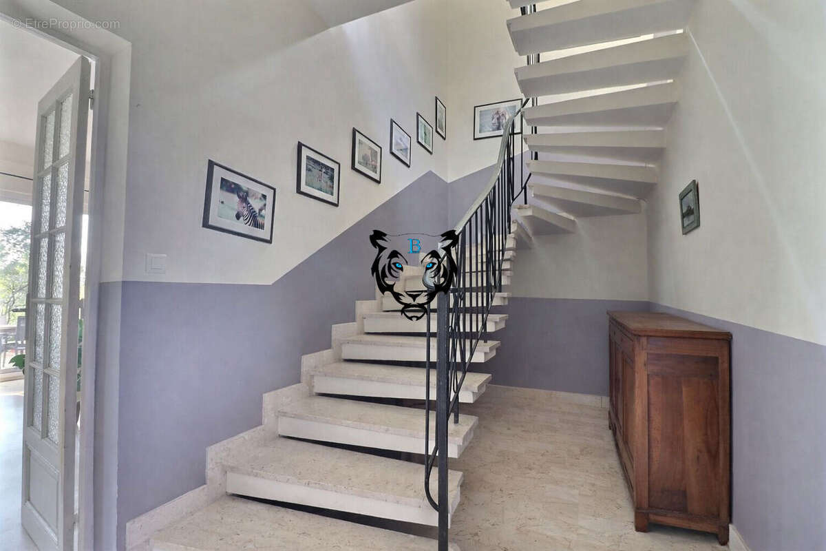 Maison à LES ISSAMBRES