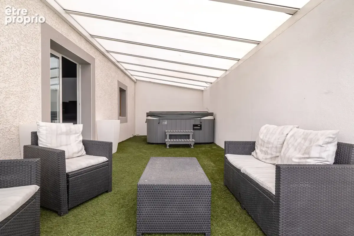 Maison de 212 m2 (intersection Rillieux/Caluire/Sathonay) avec Piscine - photo 3