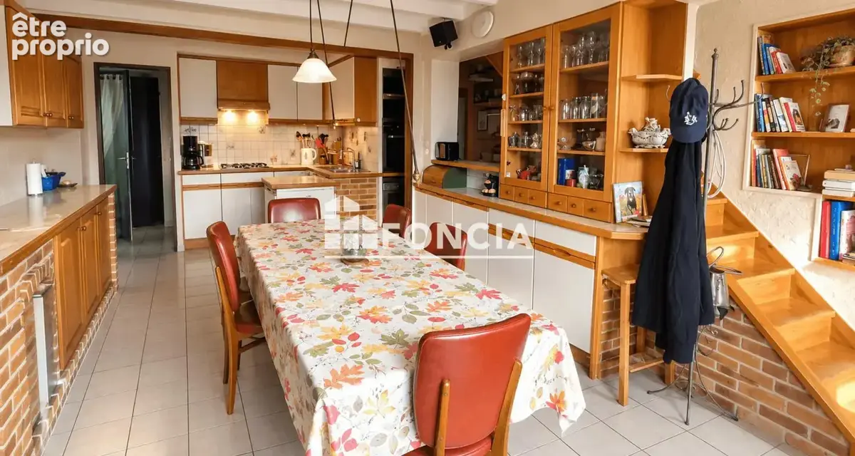 Maison 6 pièces avec dépendances sur  env. 1 750 m² de terrain - photo 4