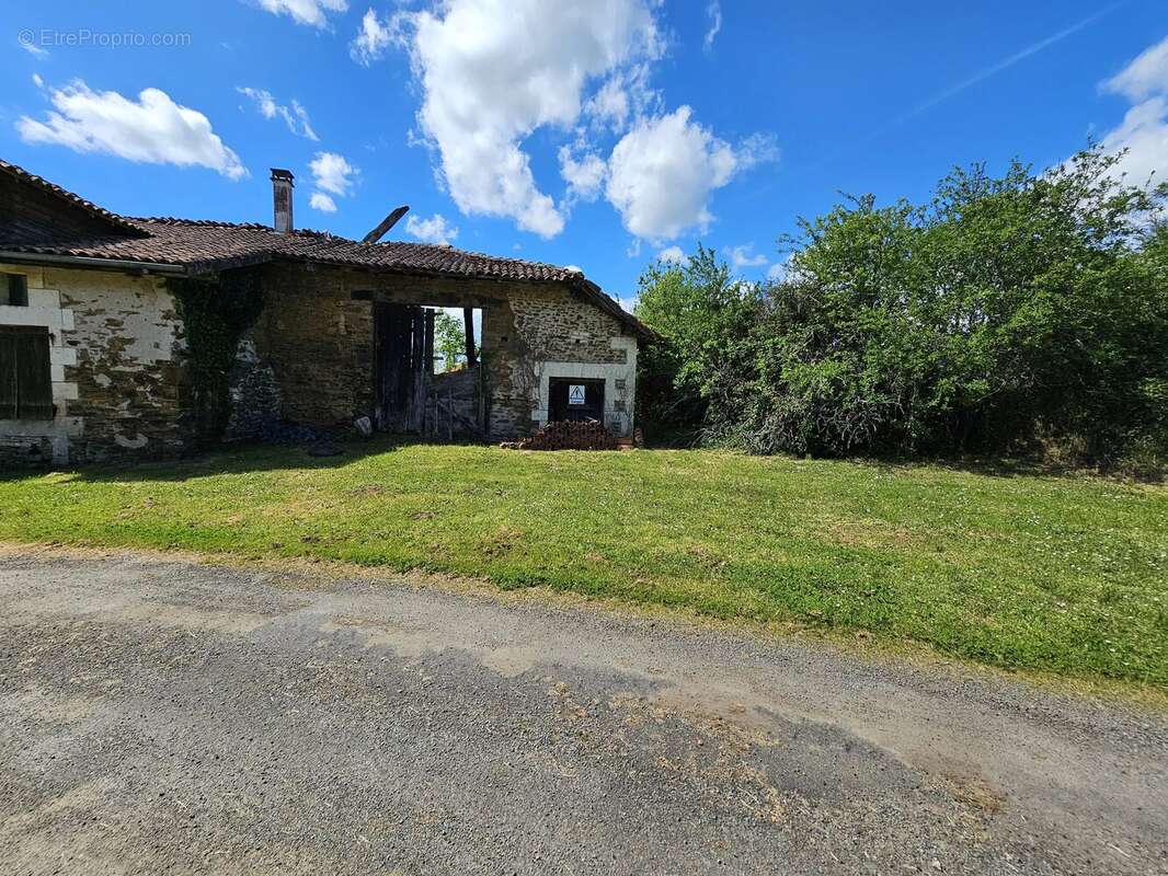 Maison à MONTEMBOEUF