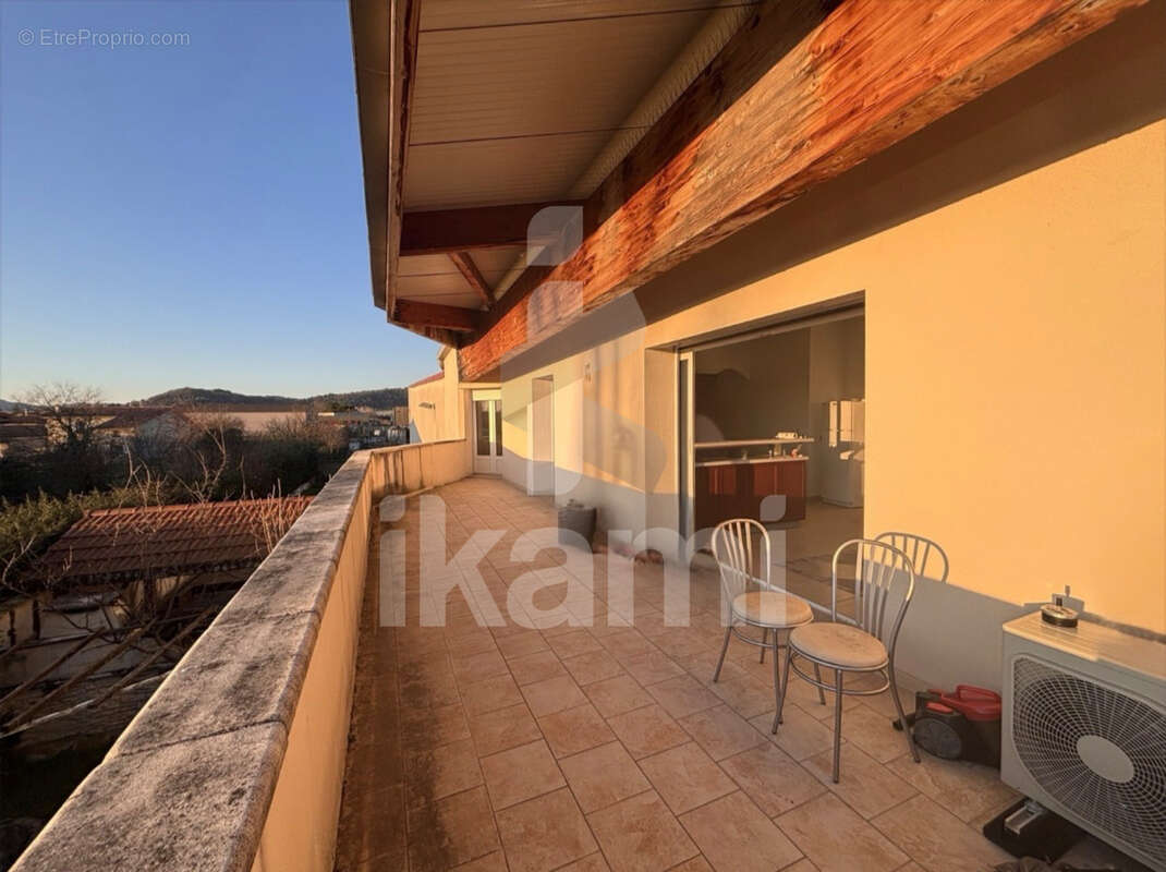 Commerce à MOURS-SAINT-EUSEBE