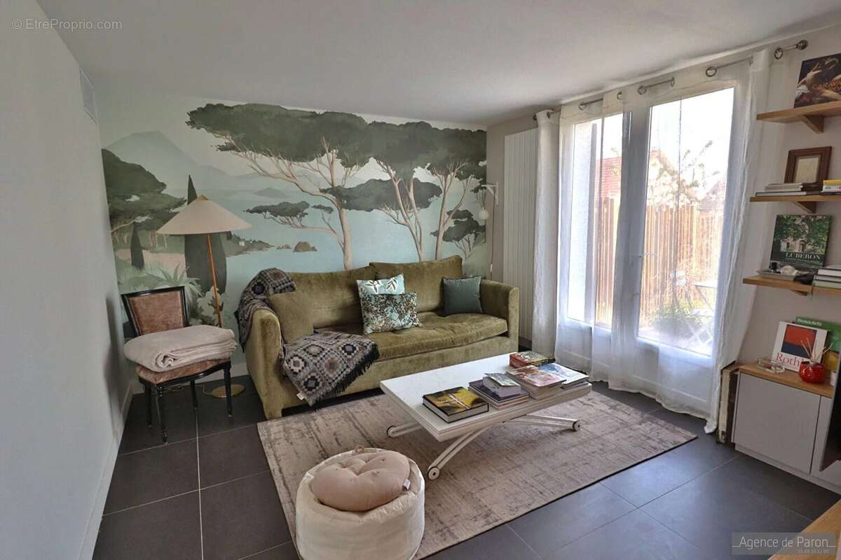 Maison à VERRIERES-LE-BUISSON