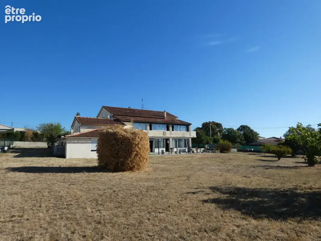 Alès , propriété deux logements sur 2200 m2 constructibles - photo 10
