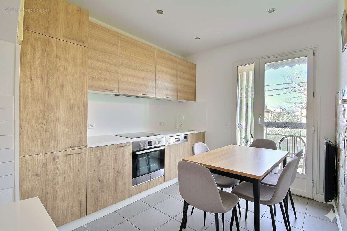 Appartement à MARSEILLE-8E