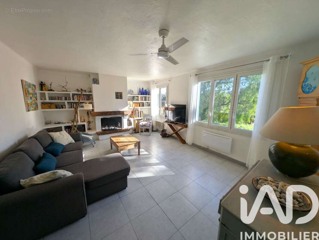 Photo 2 - Maison à COGOLIN