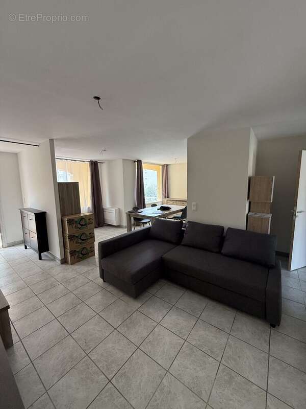 Appartement à SALERNES