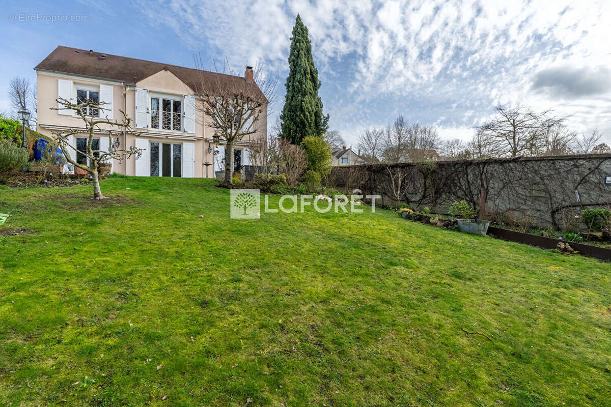 Maison à NEUVILLE-SUR-OISE