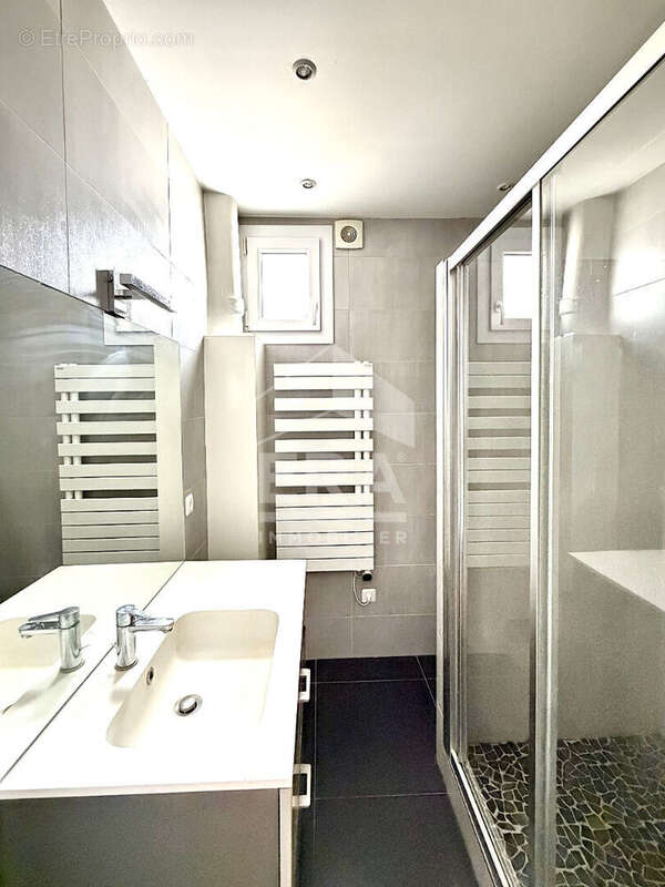 Appartement à LEVALLOIS-PERRET