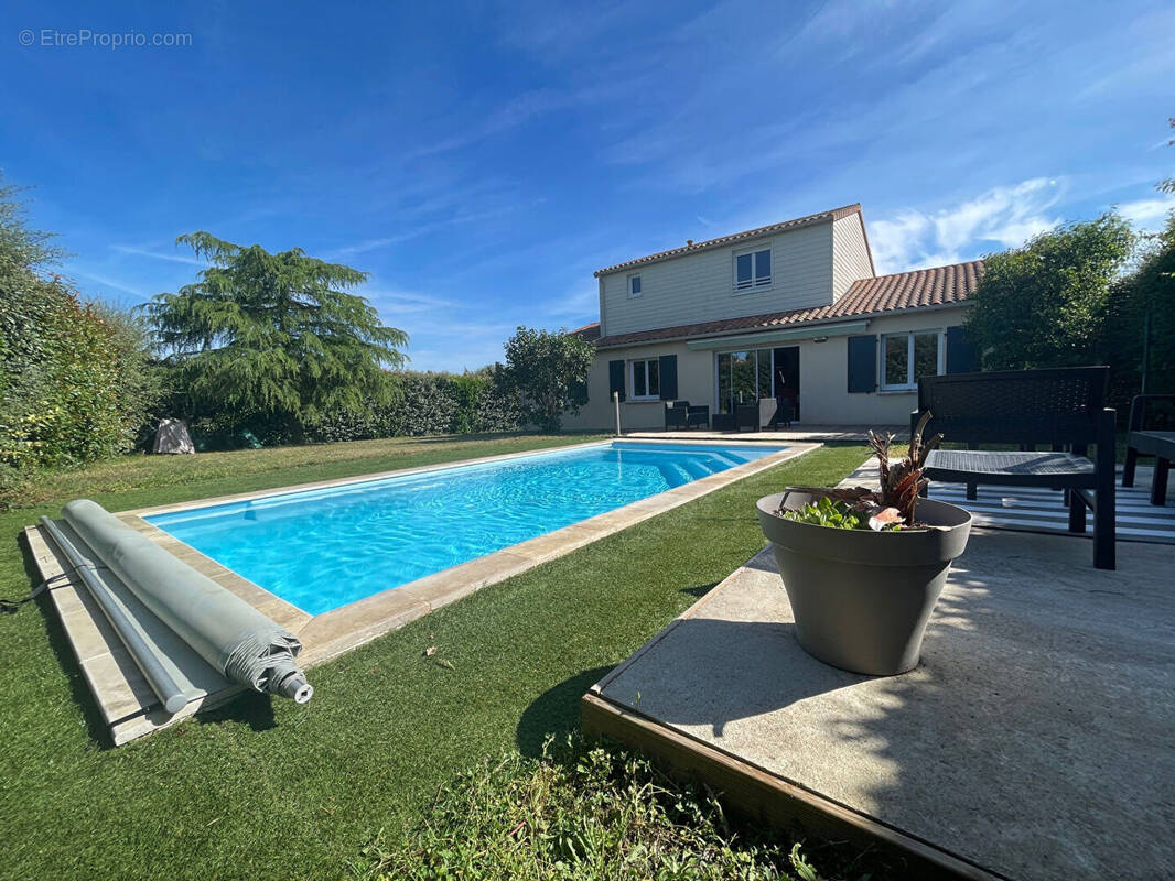 Maison à ROCHES-PREMARIE-ANDILLE