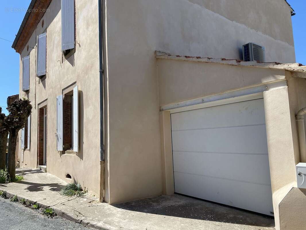 Maison à SAINT-JUERY